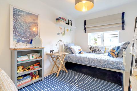 5 Howards Close, South Molton, EX36 4JT