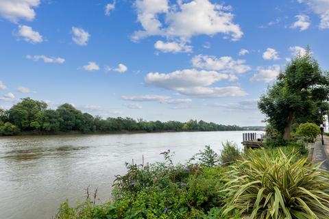 2 bedroom flat for sale, Windows On The River, Camille House, Corney Reach Way, Chiswick, W4