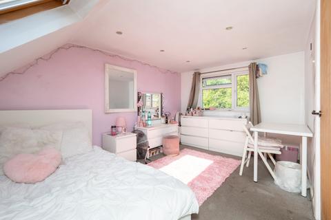 4 bedroom end of terrace house for sale, Hillview Road, Sutton SM1