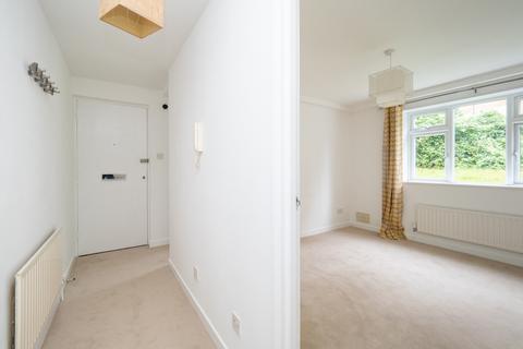 Flat 3, Blenheim Court Wellesley Road, Sutton, SM2 5BW