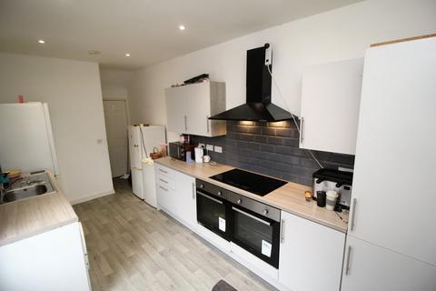 4 bedroom end of terrace house for sale, Vaughan Avenue, South Yorkshire DN1