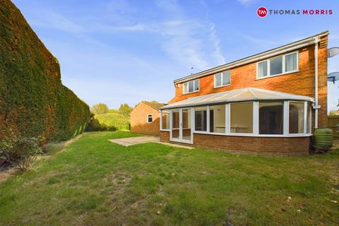 4 bedroom detached house for sale, Burberry Road, St. Neots PE19