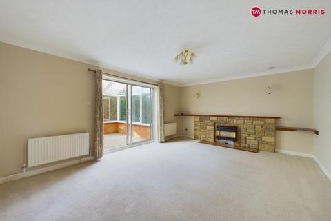 4 bedroom detached house for sale, Burberry Road, St. Neots PE19