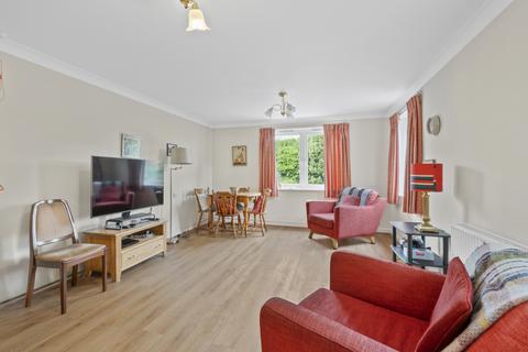 2 bedroom apartment for sale, Clifton Park Avenue, London SW20