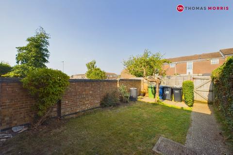 3 bedroom end of terrace house to rent, Duck Lane, St Neots PE19