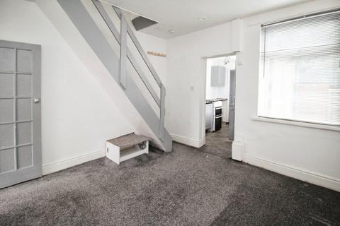 2 bedroom terraced house to rent, Grasmere Street, Manchester M12