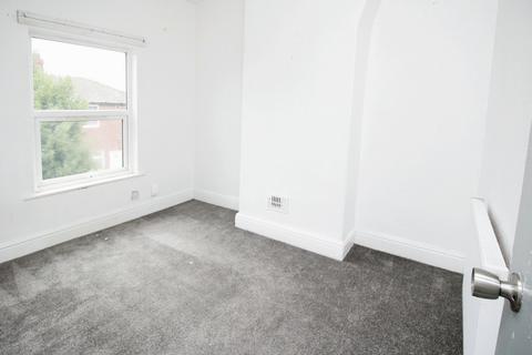 2 bedroom terraced house to rent, Grasmere Street, Manchester M12