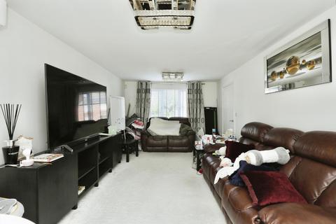 16 Foxlow Close, Rotherham, S60 8BS
