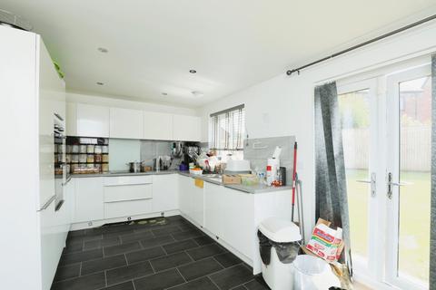 16 Foxlow Close, Rotherham, S60 8BS
