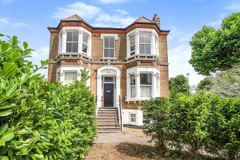 2 bedroom detached house to rent, Pepys Road, London SE14