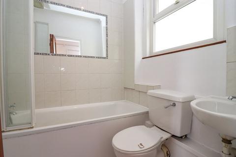 1 bedroom flat for sale, Avenue South, Surbiton KT5
