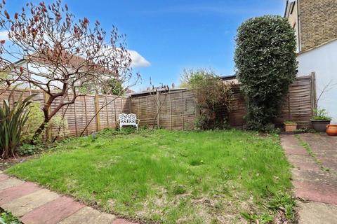 1 bedroom flat for sale, Avenue South, Surbiton KT5