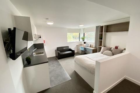 Studio to rent, Birmingham B15