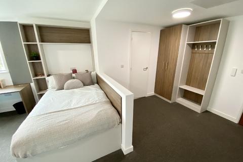 Studio to rent, Birmingham B15