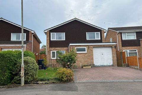 4 bedroom detached house for sale, Barleycroft Close, Gloucester GL4