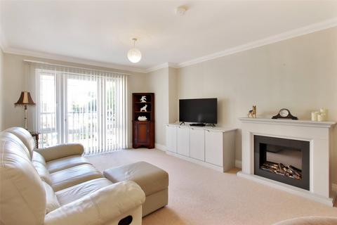 2 bedroom apartment for sale, Rowhill Road, Hextable, Kent, BR8