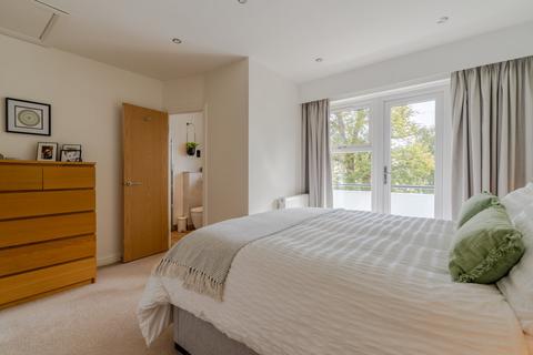 18 Albert Road, Cheltenham, GL52 2QX