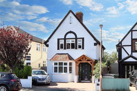 3 bedroom detached house for sale, Bucks Avenue, Watford, WD19