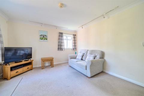 2 bedroom flat for sale, Monteagle Lane, Yateley GU46