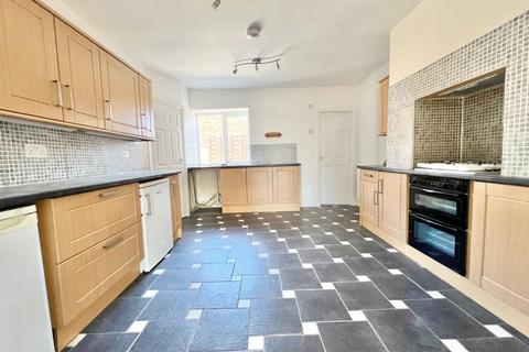 3 bedroom terraced house to rent, Russell Place, Willington