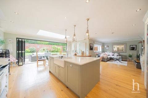 4 bedroom detached house for sale, Barnston Road, Heswall CH60