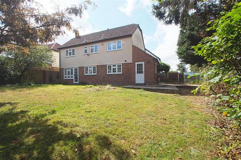 4 bedroom detached house for sale, Broome Road, Billericay CM11