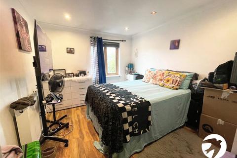 2 bedroom maisonette for sale, Stoneycroft Close, London, SE12