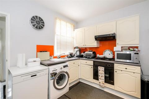 68 Acacia Road, Walthamstow, London, E17 8BW