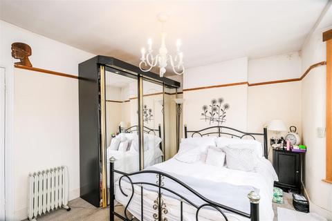 68 Acacia Road, Walthamstow, London, E17 8BW