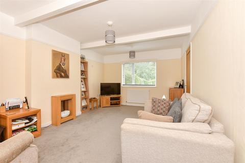 1 Knights Way, Dover, CT16 2DZ