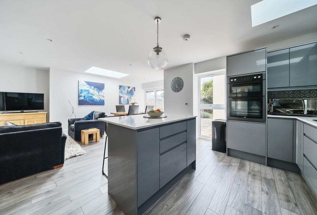 Hatherley Road, Gloucestershire GL51 4 bed semi-detached house for sale ...