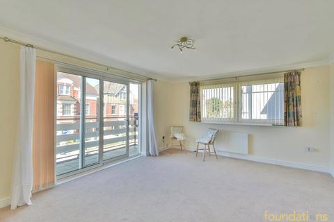 2 bedroom flat for sale, Clifford Road, Bexhill-on-Sea, TN40