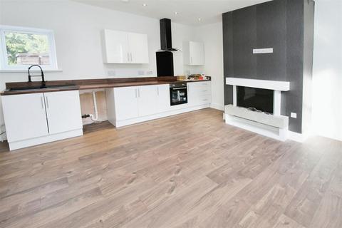 2 bedroom end of terrace house for sale, Beacon Road, Bradford BD6