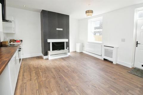 2 bedroom end of terrace house for sale, Beacon Road, Bradford BD6