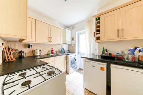 2 bedroom maisonette for sale, Queen Mary Road, London, SE19