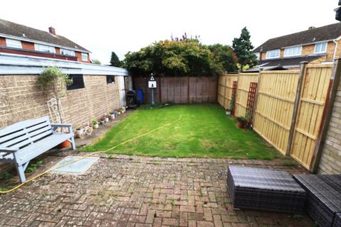 4 Bramhall Rise, Northampton, NN5 6XH