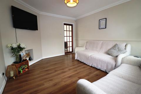 4 Bramhall Rise, Northampton, NN5 6XH