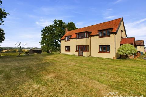 3 bedroom detached house for sale, Lodge road, Clacton-On-Sea CO16