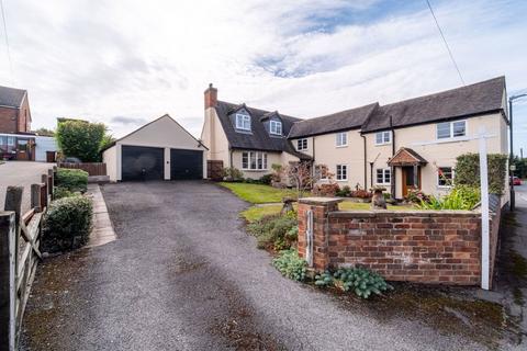 4 bedroom detached house for sale, Bells End Road, Swadlincote DE12