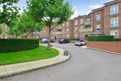 2 bedroom flat for sale, Franklin Court, Godalming GU8