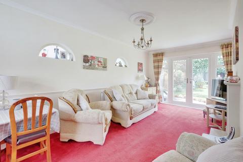 2 bedroom detached bungalow for sale, Cedar Road, Benfleet, SS7