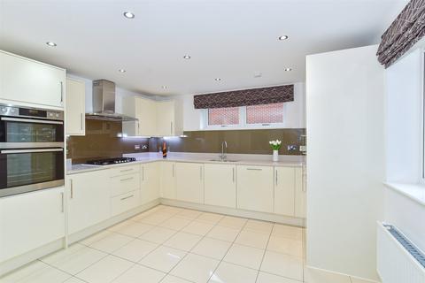 4 bedroom detached house for sale, Bannister Way, Leybourne, West Malling, Kent