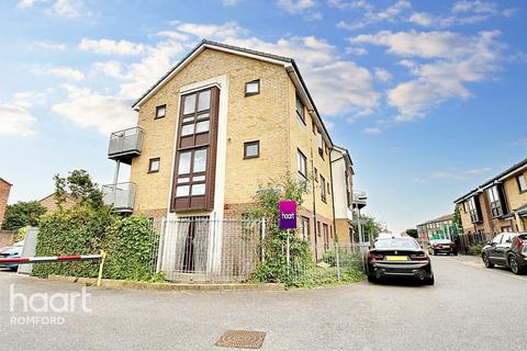 2 bedroom apartment for sale, 67 Brooklands Road, Romford, RM7 7EB