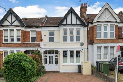 3 bedroom flat for sale, Valley Road, Streatham