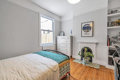 3 bedroom flat for sale, Valley Road, Streatham