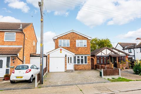 4 bedroom detached house for sale, Thisselt Road, Canvey Island, SS8