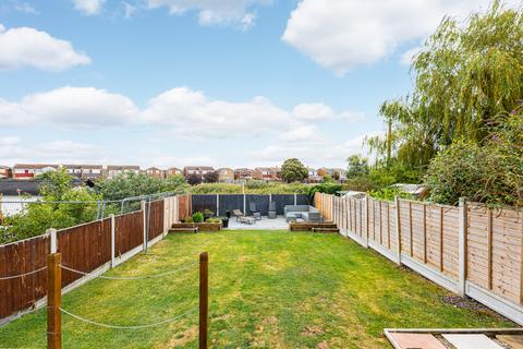 4 bedroom detached house for sale, Thisselt Road, Canvey Island, SS8