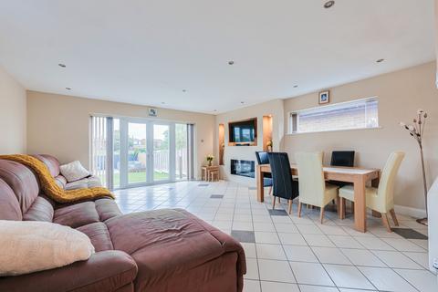 4 bedroom detached house for sale, Thisselt Road, Canvey Island, SS8