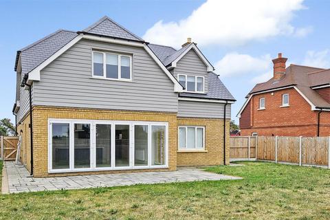 4 bedroom detached house to rent, Manston Road, Manston, Ramsgate