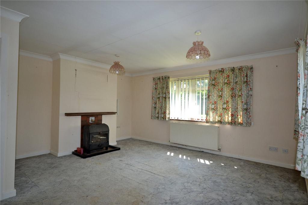 Sitting/Dining Room